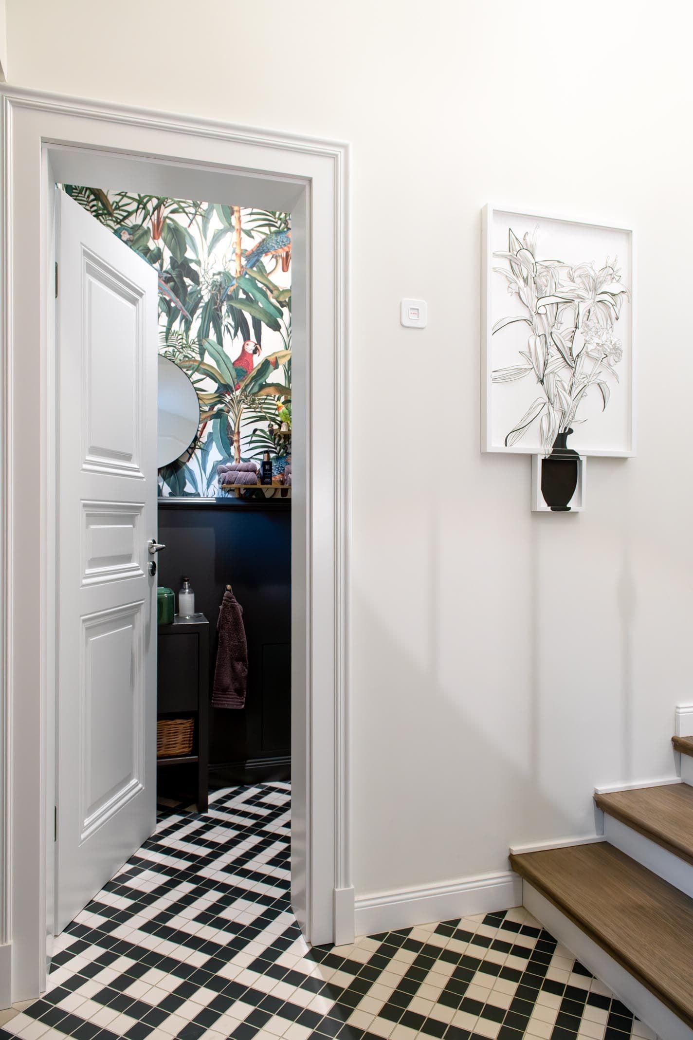 Designboden. Wallpaper-Tapete Gästebad. Innenarchitektur Susanne Philippson.